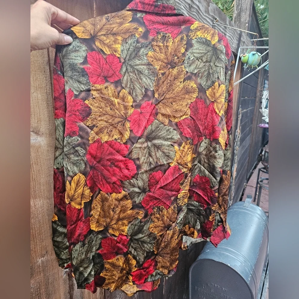 100% silk, long sleeve, vintage, fall, unisex, red, brown, vacation, casual, fun